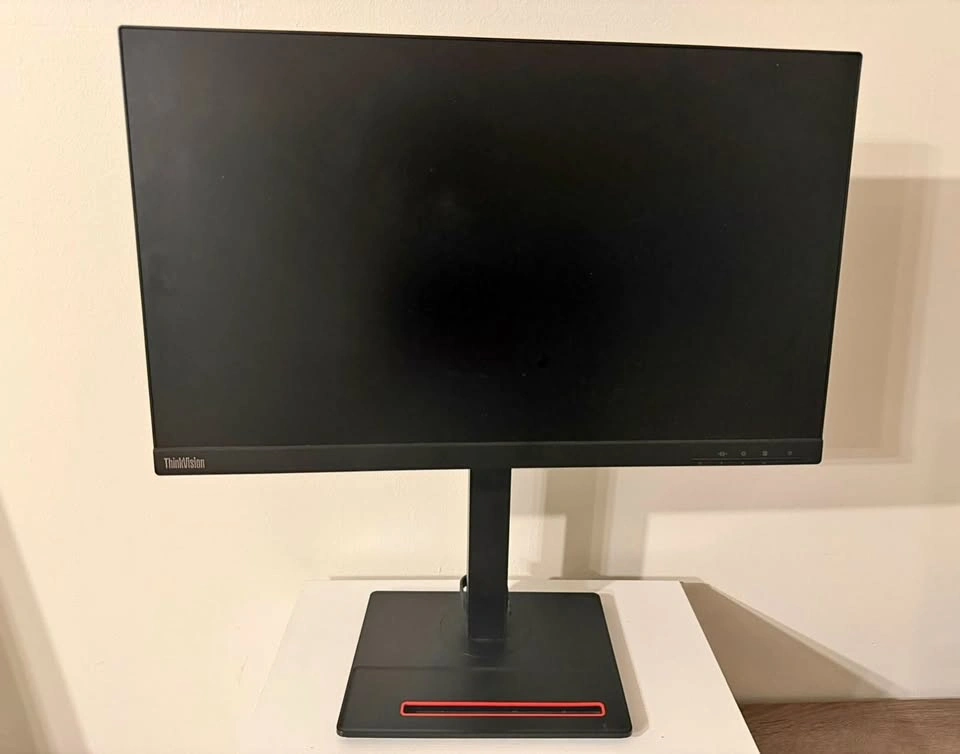 Lenovo ThinkVision Monitor - Excellent Condition