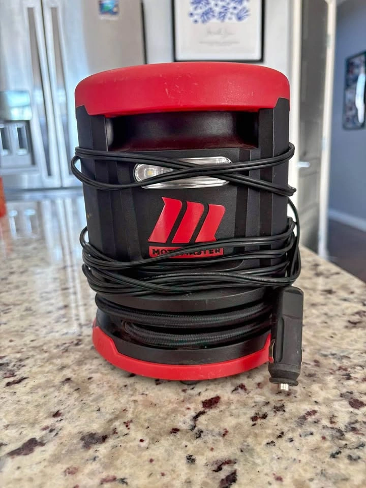 MotoMaster Mighty Quiet Air Compressor/Tire Inflator