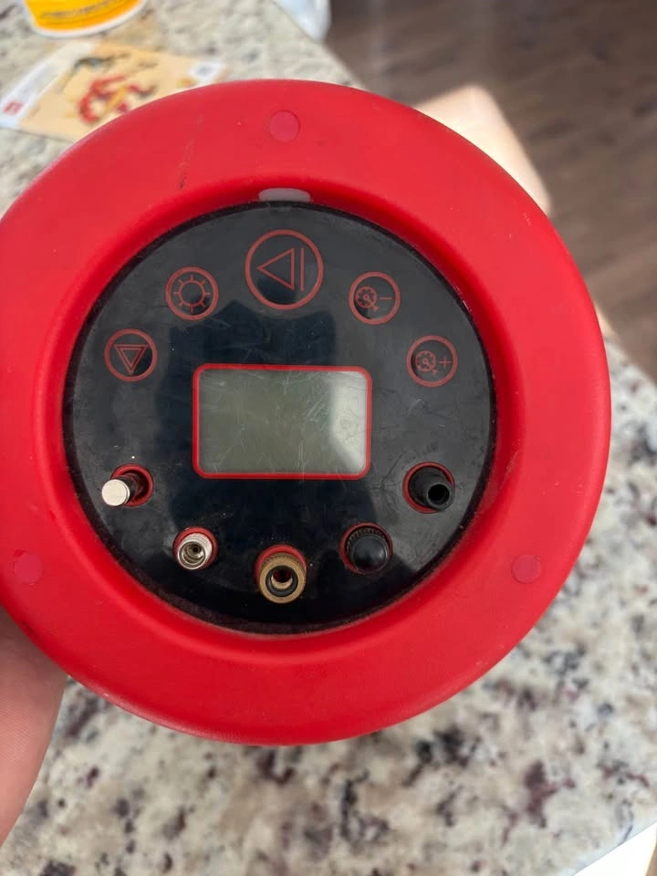 MotoMaster Mighty Quiet Air Compressor/Tire Inflator - photo 2