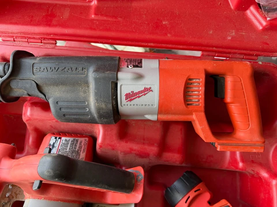 Milwaukee Cordless Tool Set - photo 4