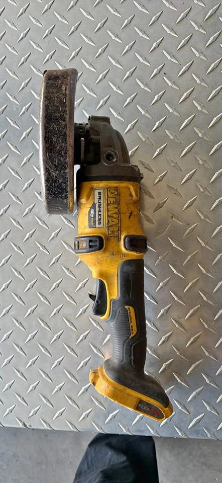 DeWalt 60V FlexVolt Grinder (Brushless)