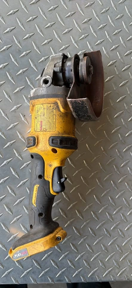 DeWalt 60V FlexVolt Grinder (Brushless) - photo 2