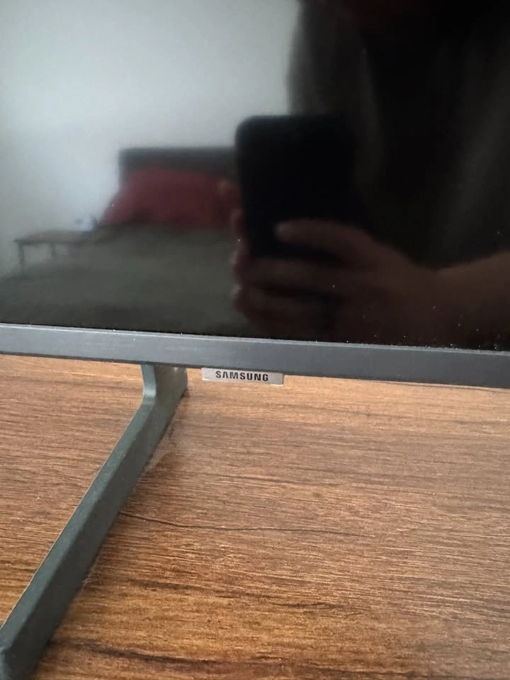 43" Samsung Smart TV 4K LED - photo 2