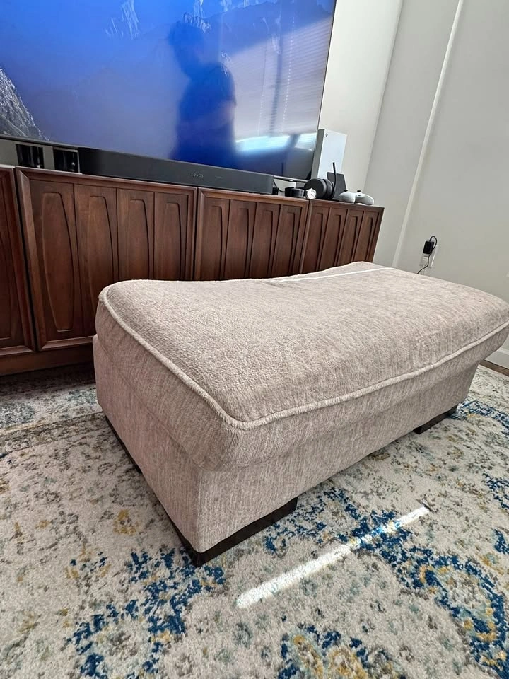 Ottoman / Footrest
