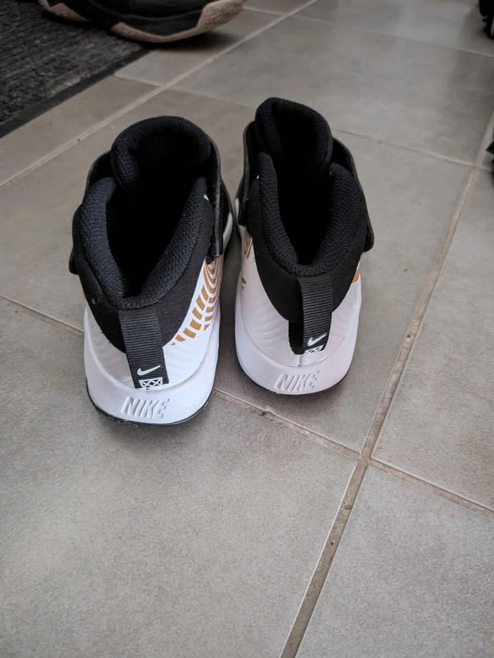 Nike Shoes - photo 2