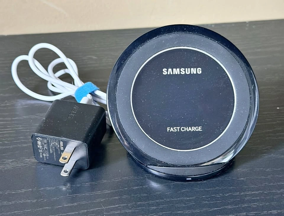 Samsung Wireless QI Smartphone Charger