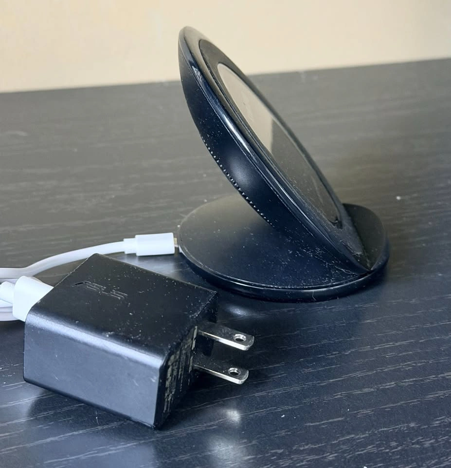Samsung Wireless QI Smartphone Charger - photo 2