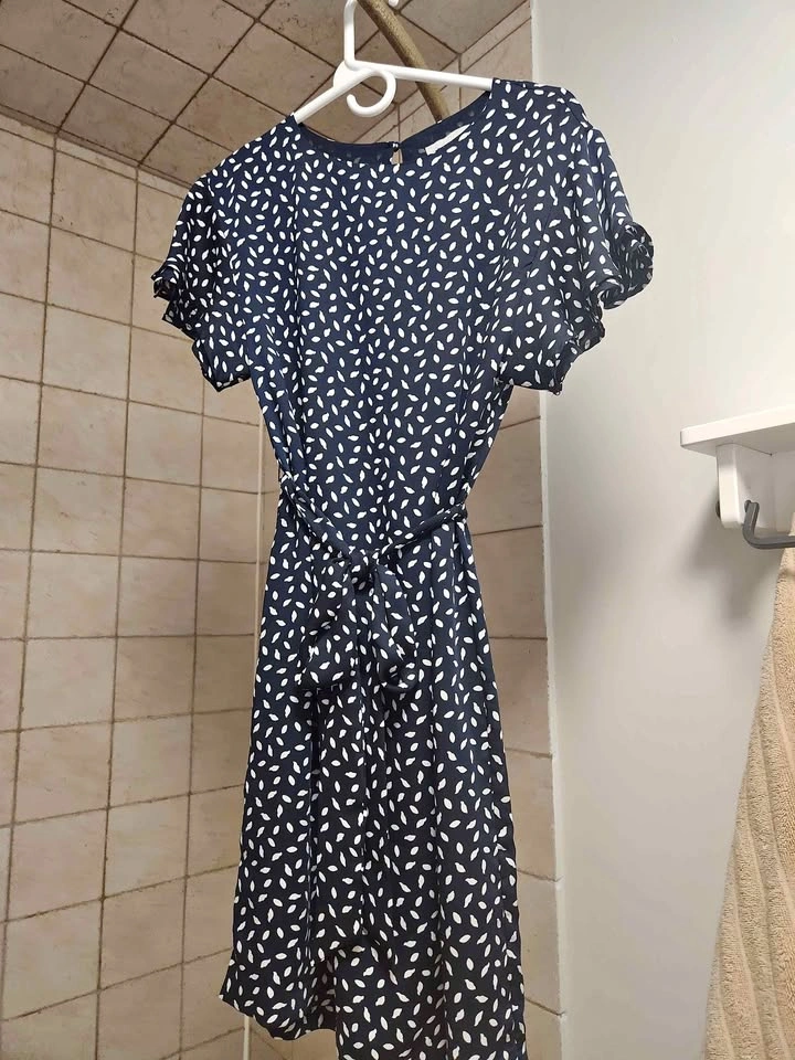 Short navy dress with white detail