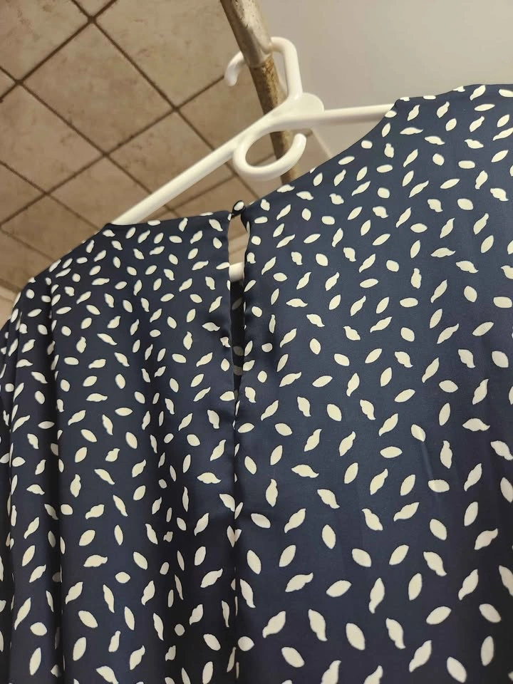 Short navy dress with white detail - photo 2