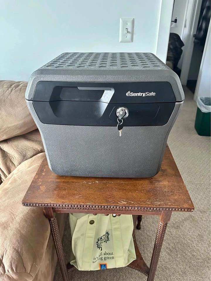 Sentry safe model R4132