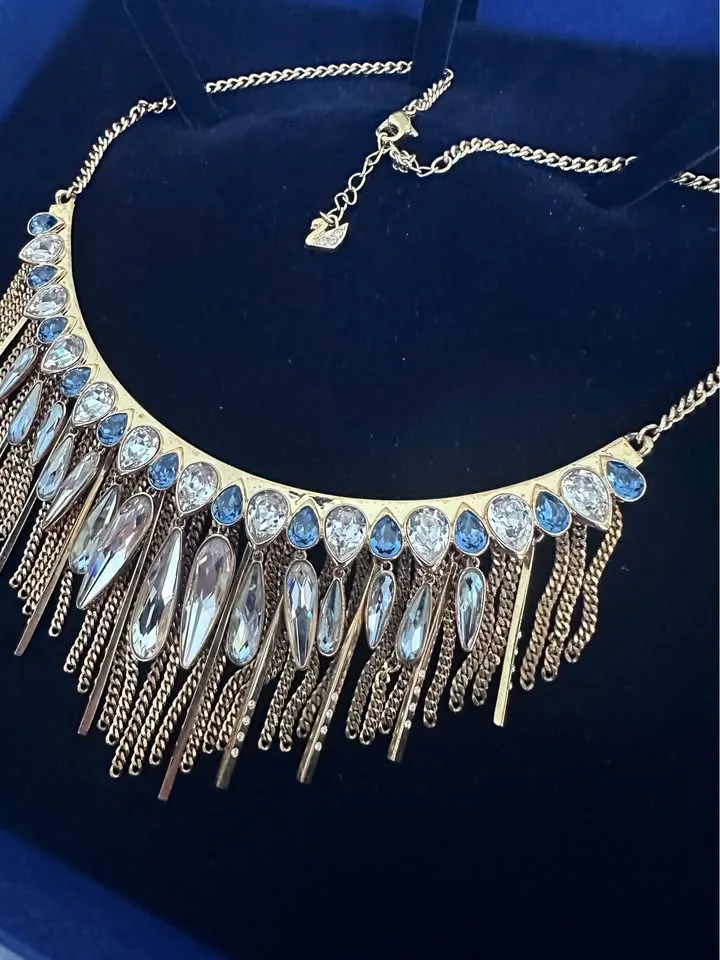 Swarovski Necklace gold Tone image indicator(2)