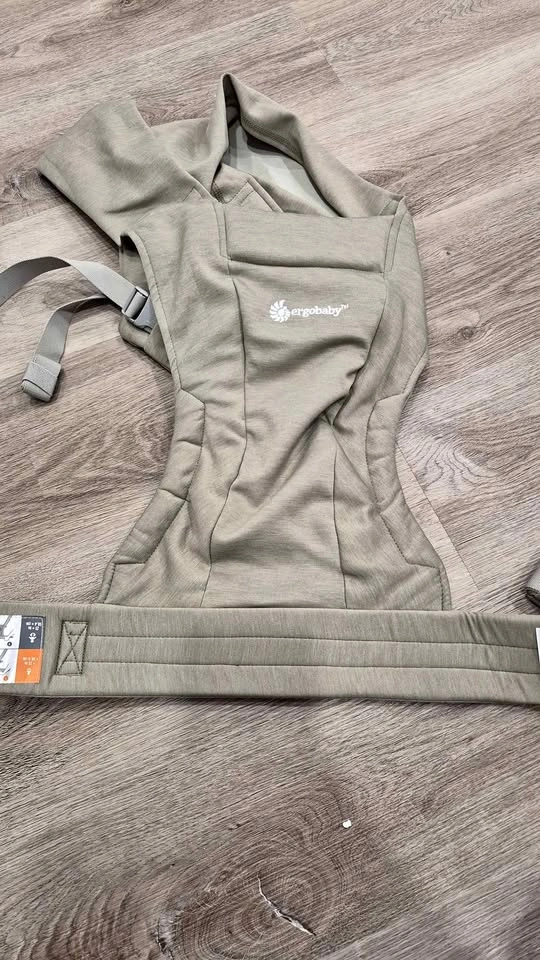 Ergobaby Embrace Newborn Baby Carrier