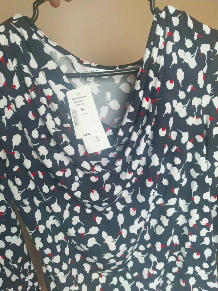 Cleo top, size M petite, stretch material, new with tags - photo 3