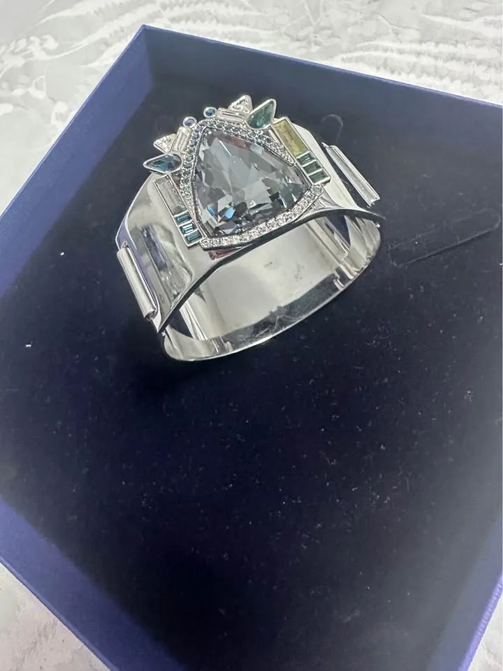 Swarovski Bracelet– Silver and gold Tone image indicator(4)