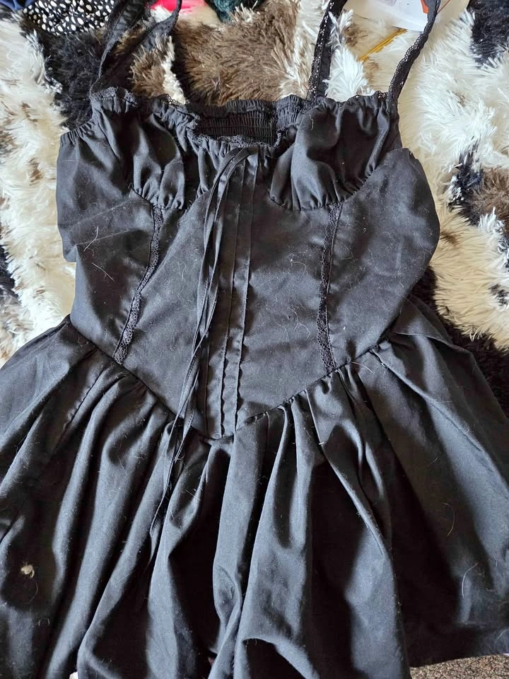Black dress Medium