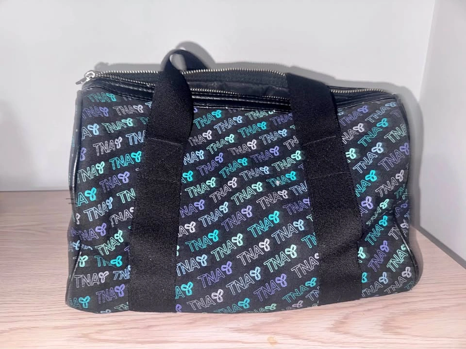 TNA medium purse