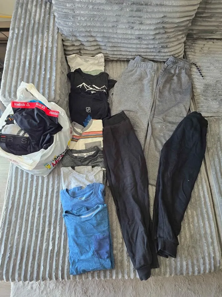 Kids clothing lot size 8-12 - photo 2