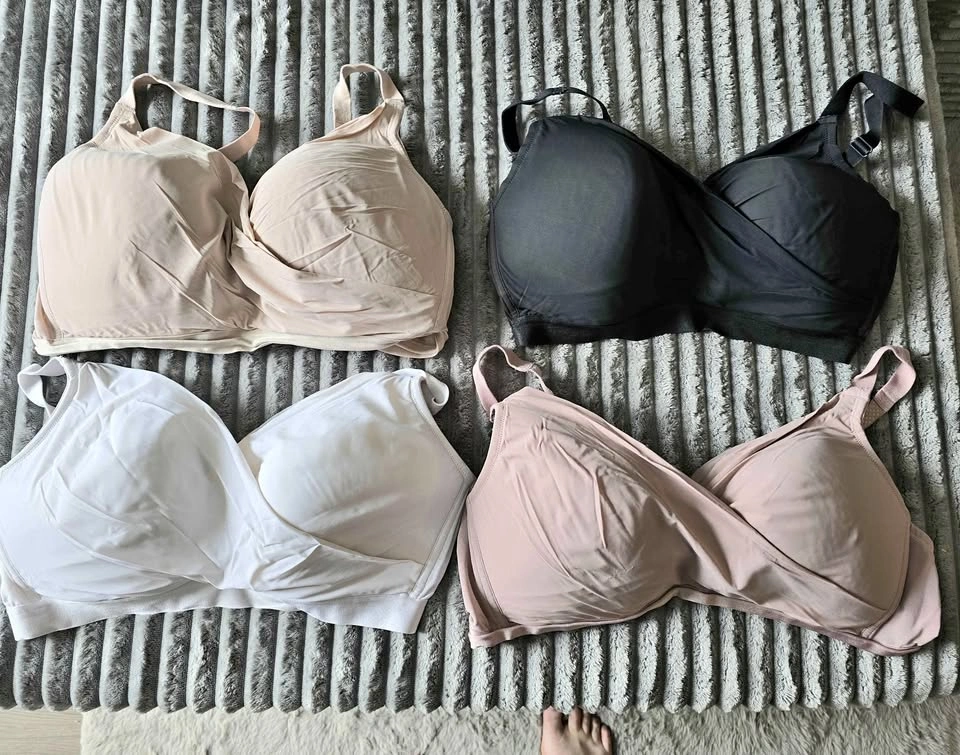 Set of 4 bras desse collection 40DD