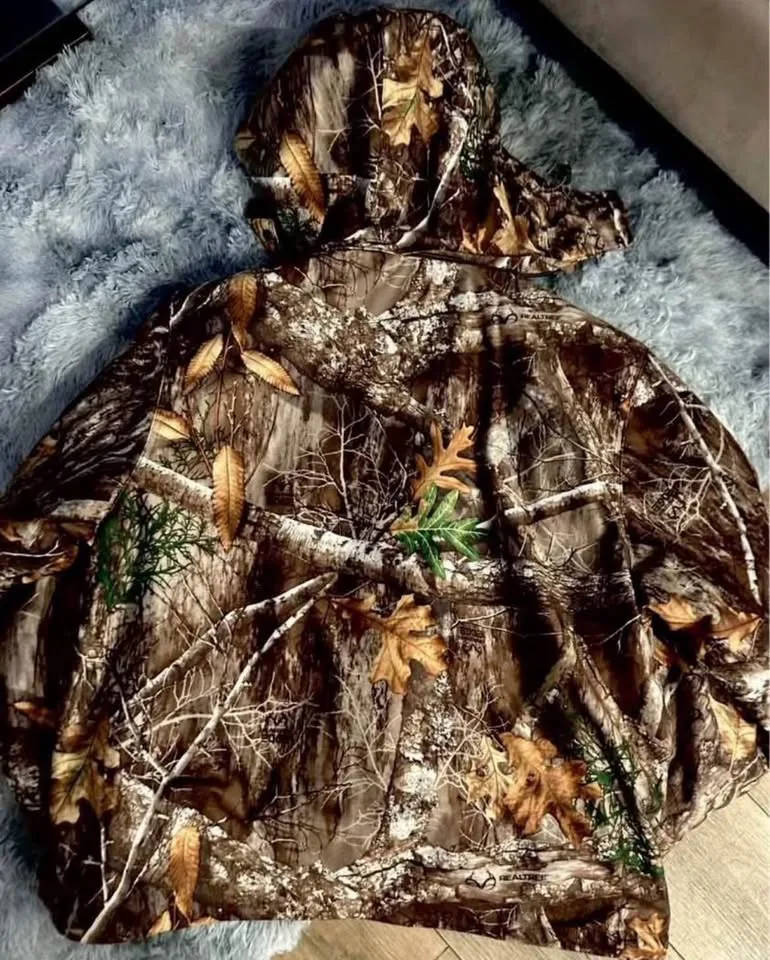 Realtree XL Camo Hunting Dual layer Mens Jacket & gloves image indicator(2)