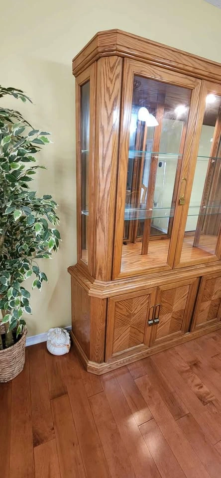 Solid Oak Wood Cabinet for Sale – Great Storage Space - photo 3