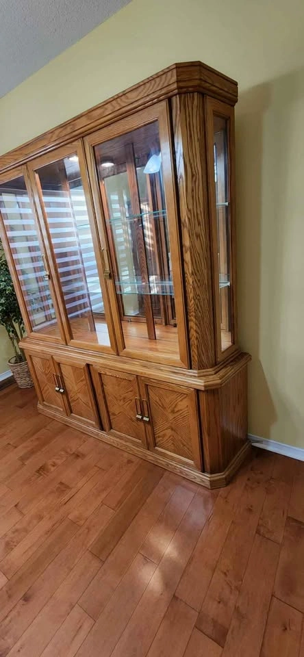 Solid Oak Wood Cabinet for Sale – Great Storage Space - photo 4