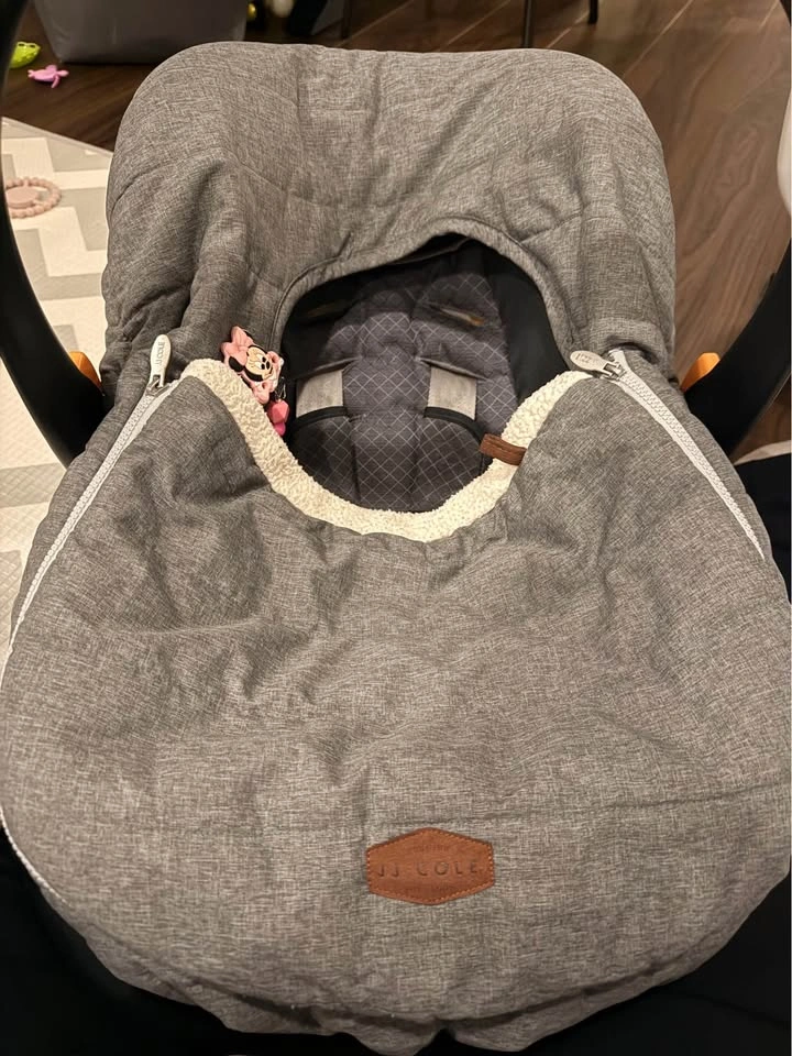 Baby Bucket Seat Winter Cover - photo 3