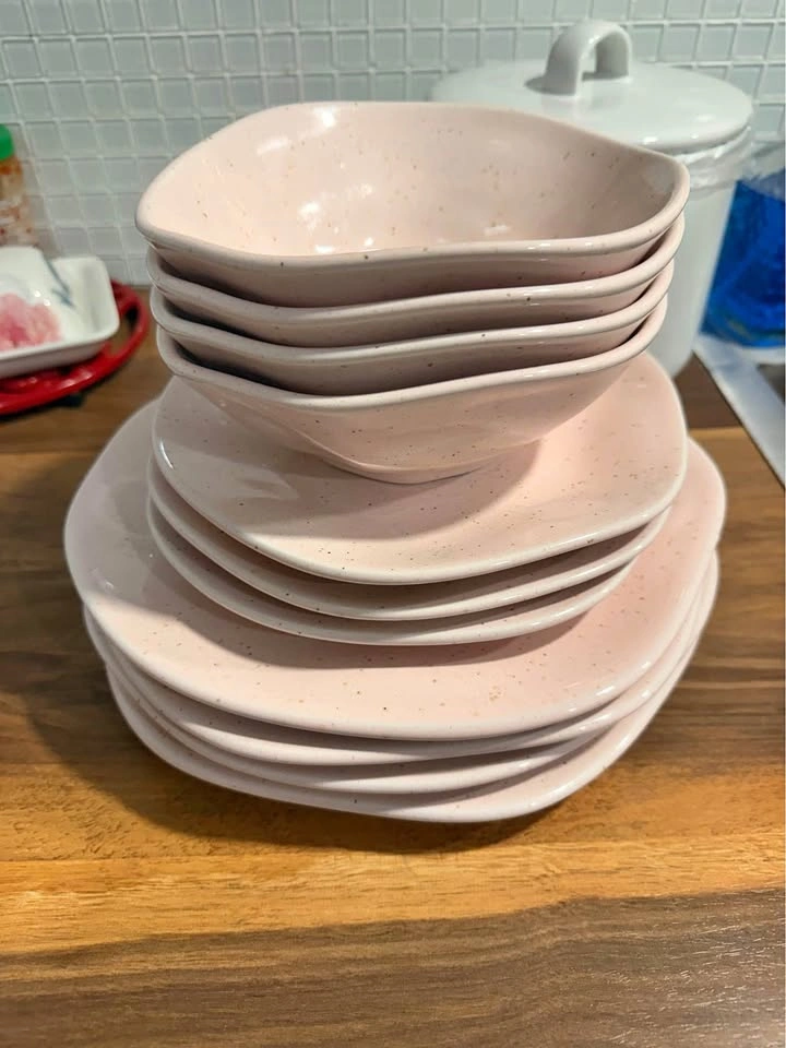 Set of 4 Mikasa Bone China Dinner Plates - Floral Pattern