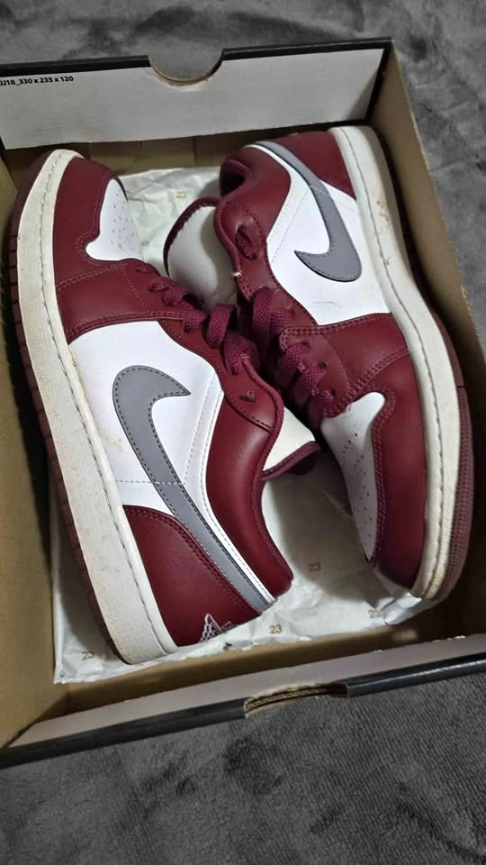 Jordan 1 Low Mens Size 11