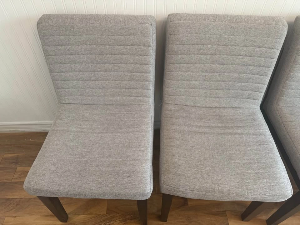 Leon's Arabella Table + 4 Maeve Chairs Dining Set - photo 3