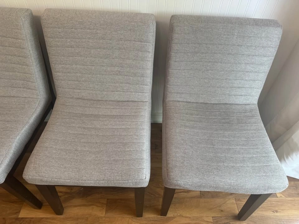 Leon's Arabella Table + 4 Maeve Chairs Dining Set - photo 4