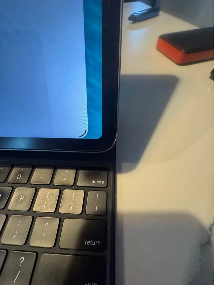 128GB 12.9" iPad Pro 6th Gen w/ Magic Keyboard - photo 3