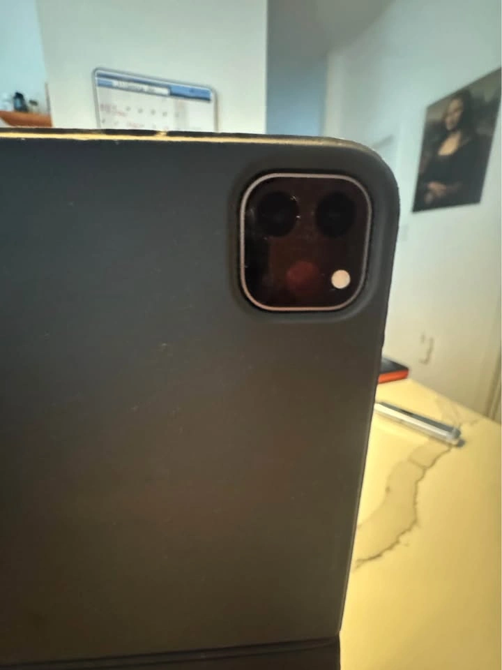 128GB 12.9" iPad Pro 6th Gen w/ Magic Keyboard - photo 5