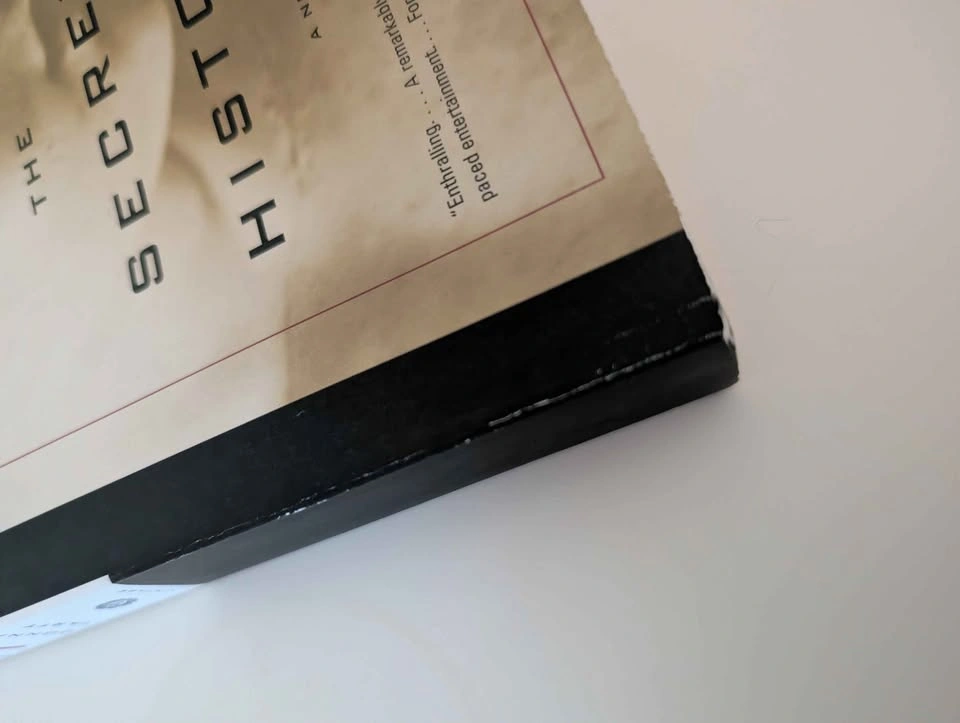 Donna Tartt The Secret History Paperback Book - photo 4