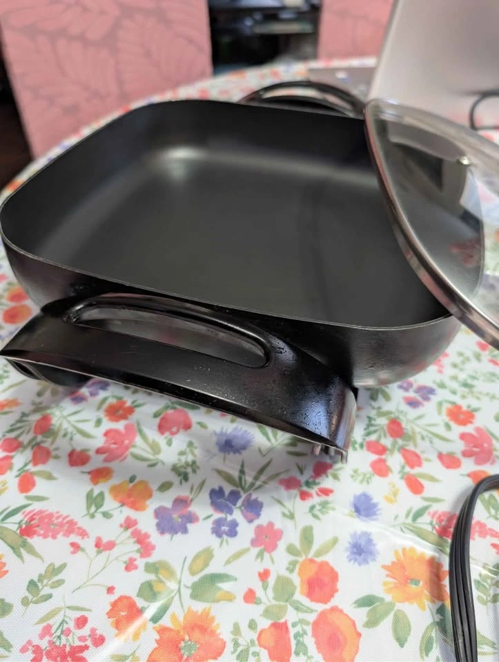 Electric skillet with glass cover - photo 2