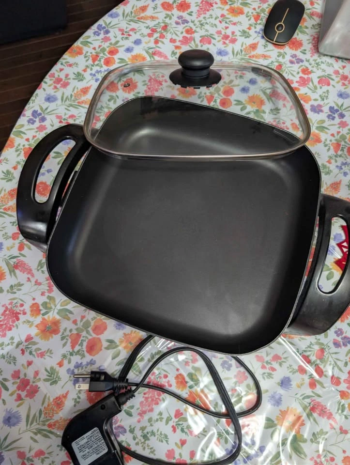 Electric skillet with glass cover - photo 4