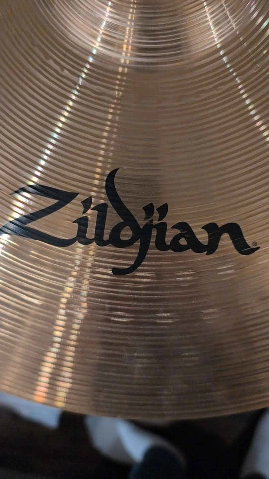 Zildjian ZBT 20" Ride Cymbal w/Boom Stand - photo 3