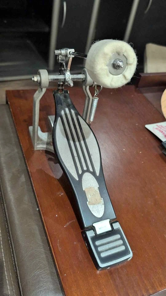 KICK PEDAL