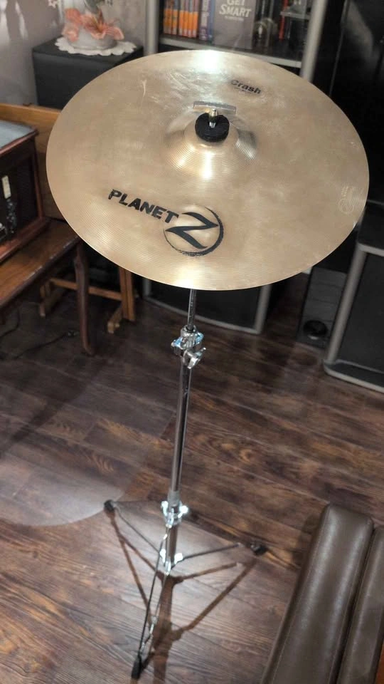 PLANET Z 16" CRASH W/STAND - photo 2