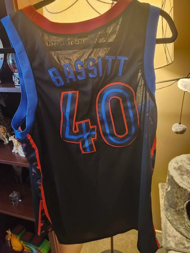 Toronto Blue Jays Bassitt 40 Jersey Adult XL x2 - photo 2