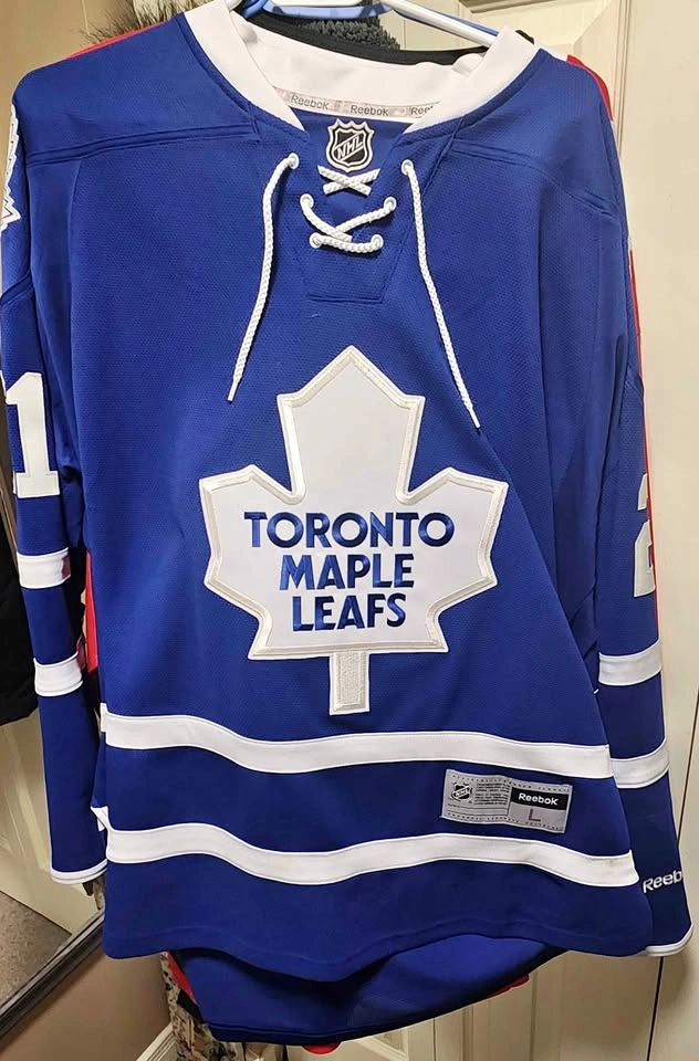 Reebok Toronto Maple Leafs Van Riemsdyk #21 Signed Jersey L