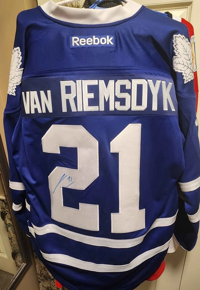 Reebok Toronto Maple Leafs Van Riemsdyk #21 Signed Jersey L - photo 2