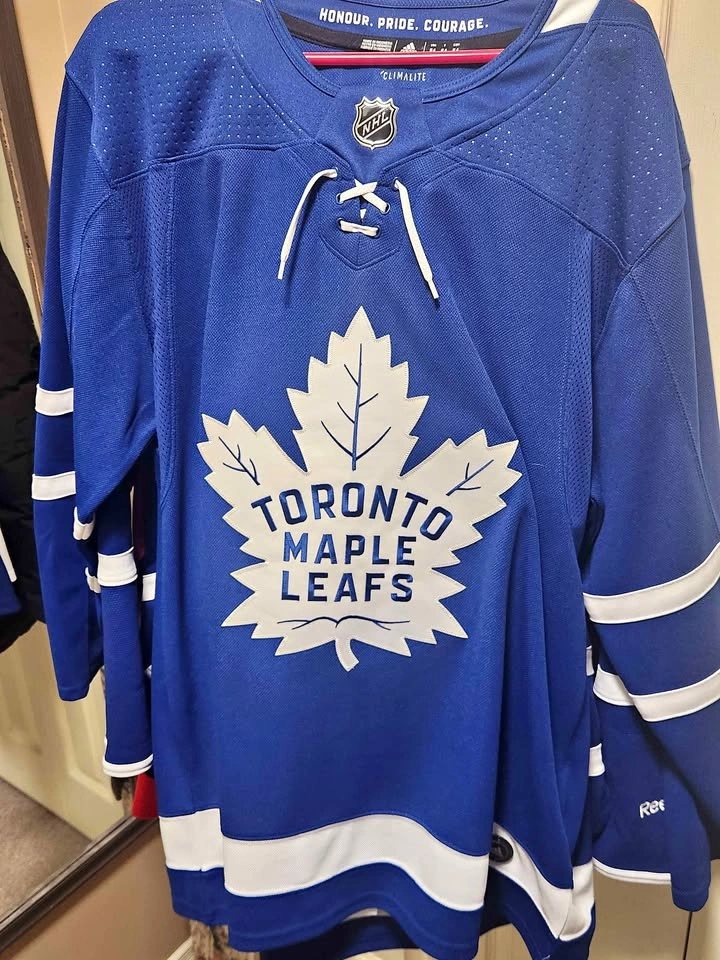 Adidas Toronto Maple Leafs Hockey Jersey US 54