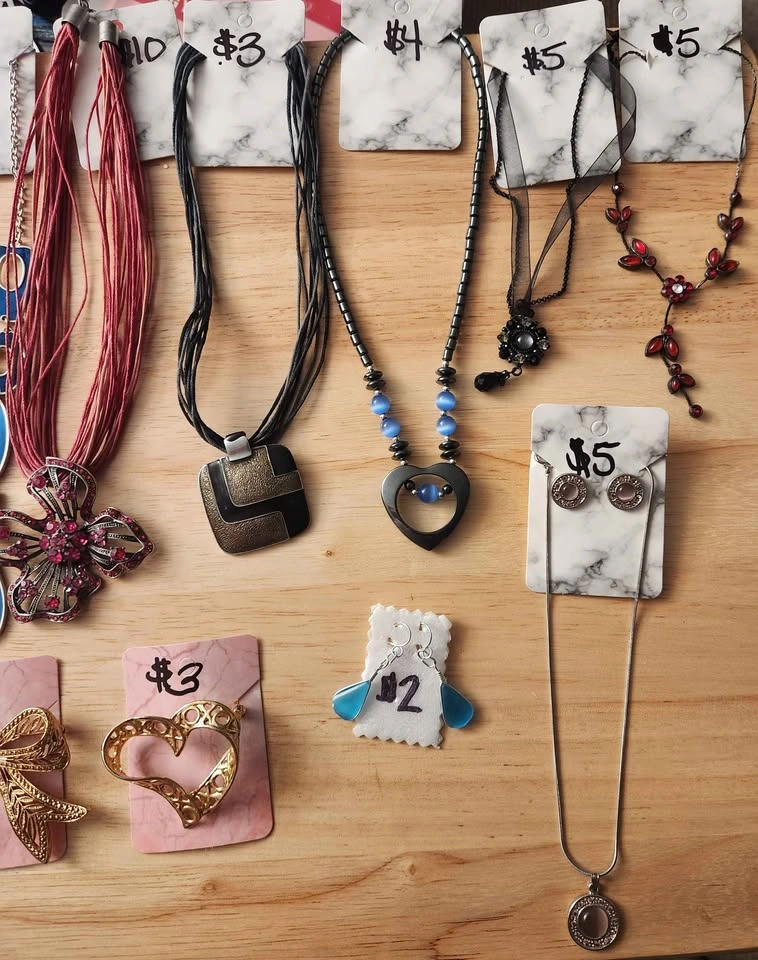 Assorted Jewelry Collection - photo 3