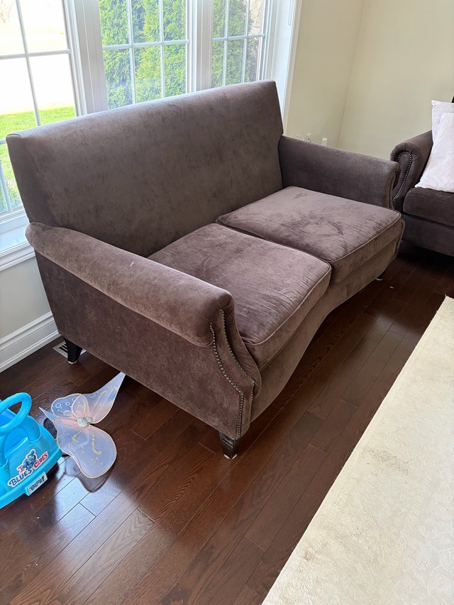 Love seat couch - photo 2