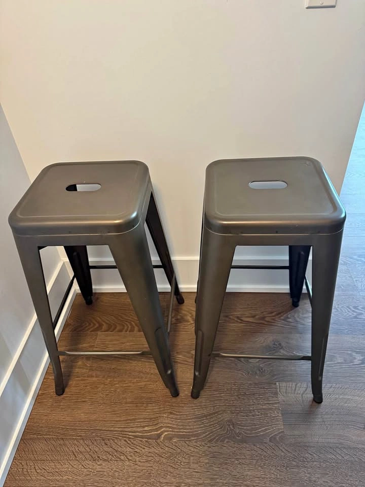 Structube Bar Stools - SET OF 2/4 - DELIVERY AVAILABLE