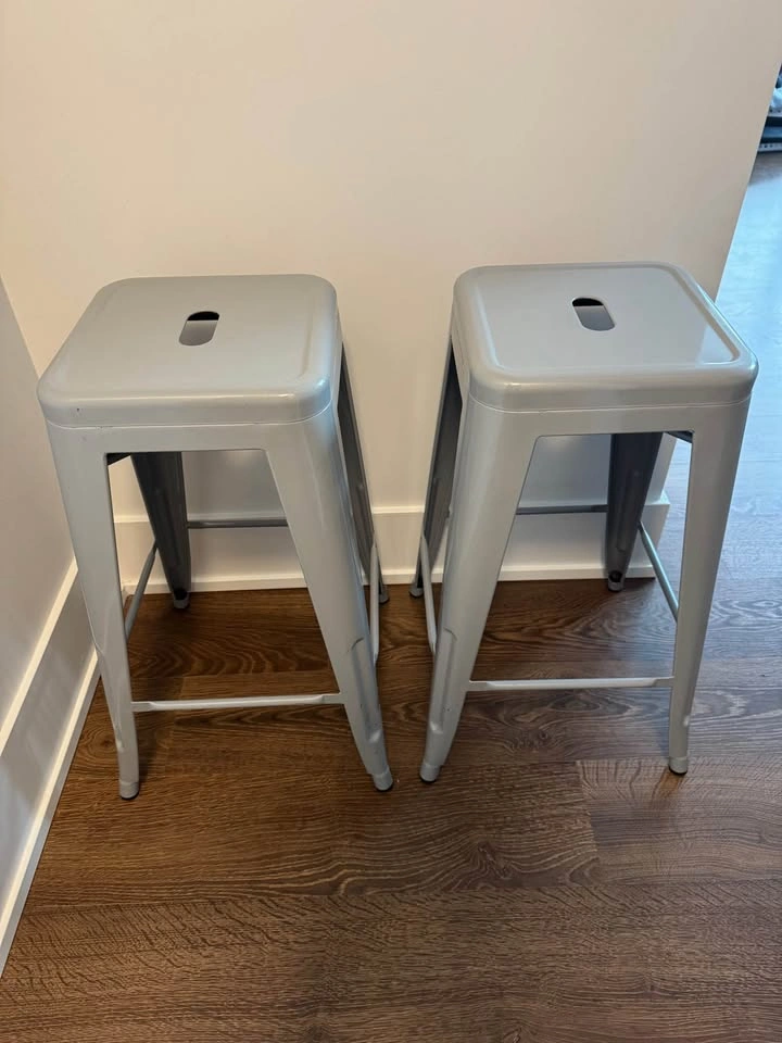 Structube Bar Stools - SET OF 2/4 - DELIVERY AVAILABLE - photo 3