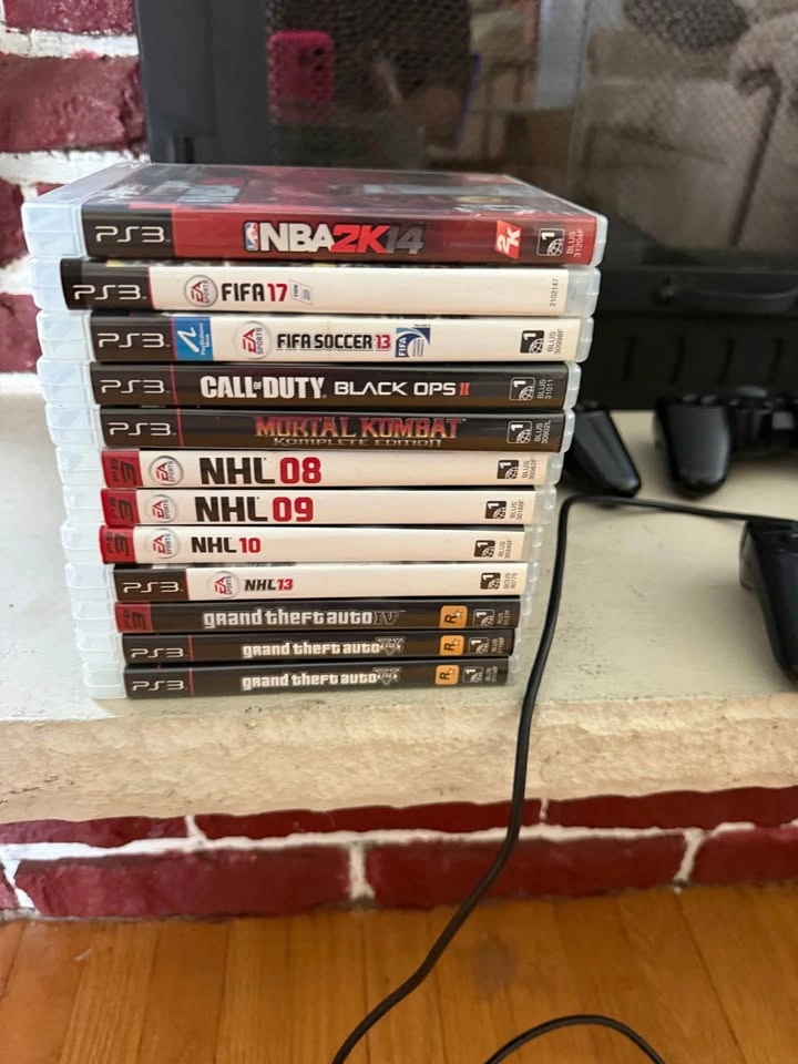 PS3 Slim 320GB Bundle + 3 Controllers + 14 Games - photo 2