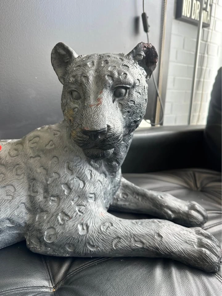 Large Grey Leopard Statue - photo 2