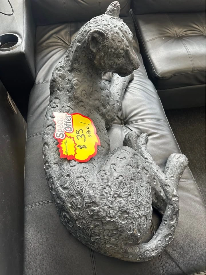 Large Grey Leopard Statue - photo 3