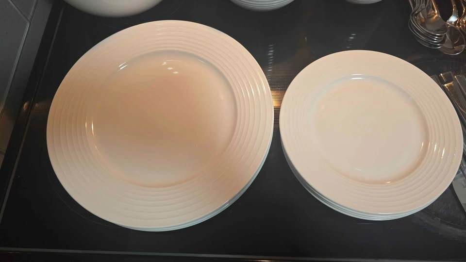 Move out sale by may 23 Mikasa Dinner Set for Sale - photo 2